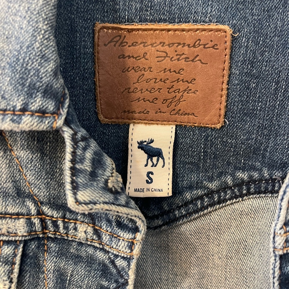 Ladies denim jacket - Picture 2 of 3